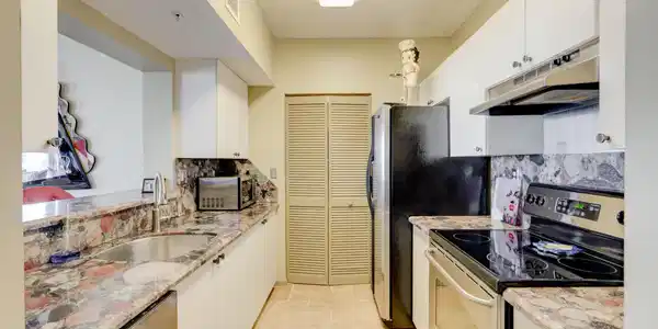 Image 4: 3020 Northeast 32nd Ave unit 606-3