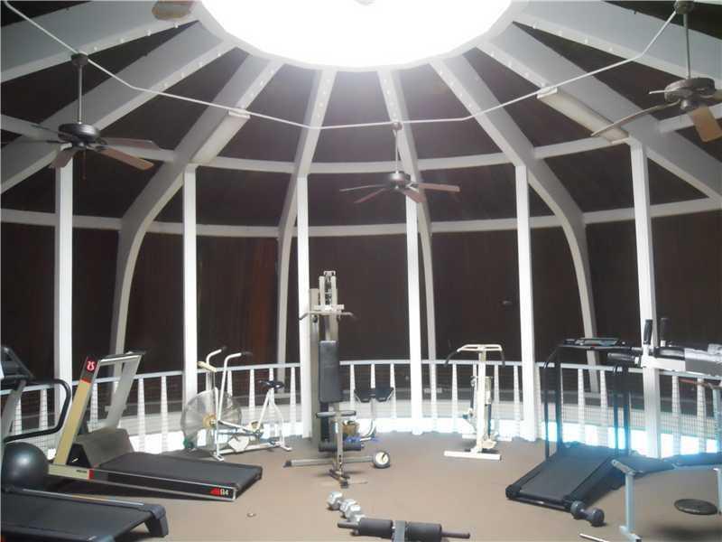 Image 3: Exterior Front