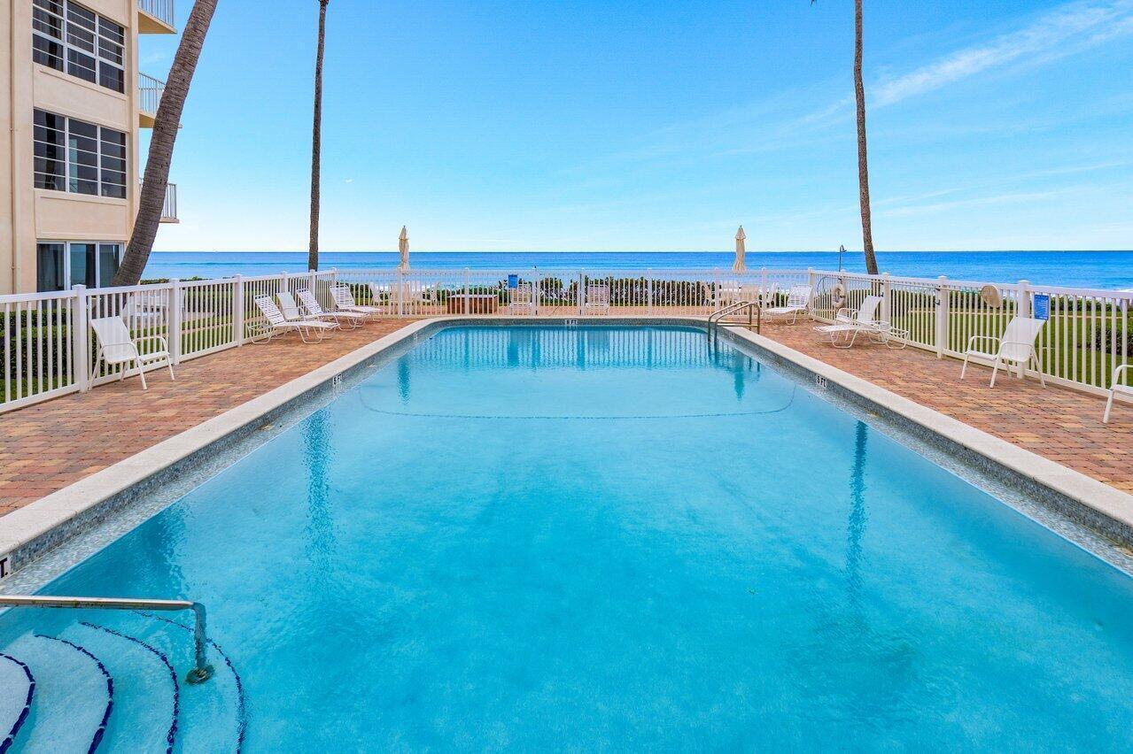 Image 2: pool