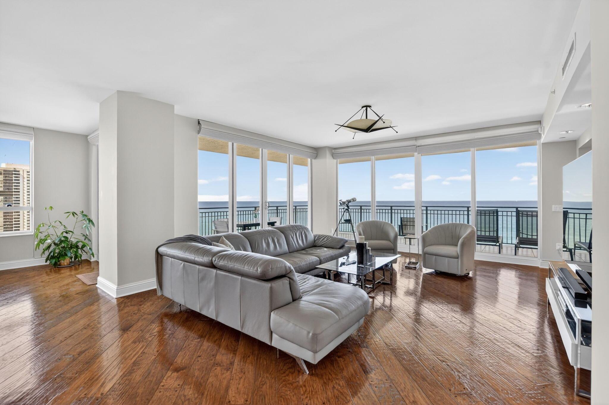 Image 3: Direct Ocean Views