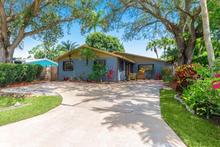 931 SW 37th Ter