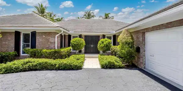 44 Cayuga Rd