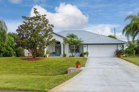 2904 SE Eagle Dr
