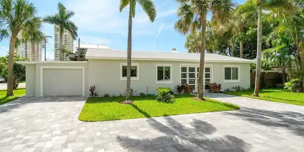 200 S Riverside Drive