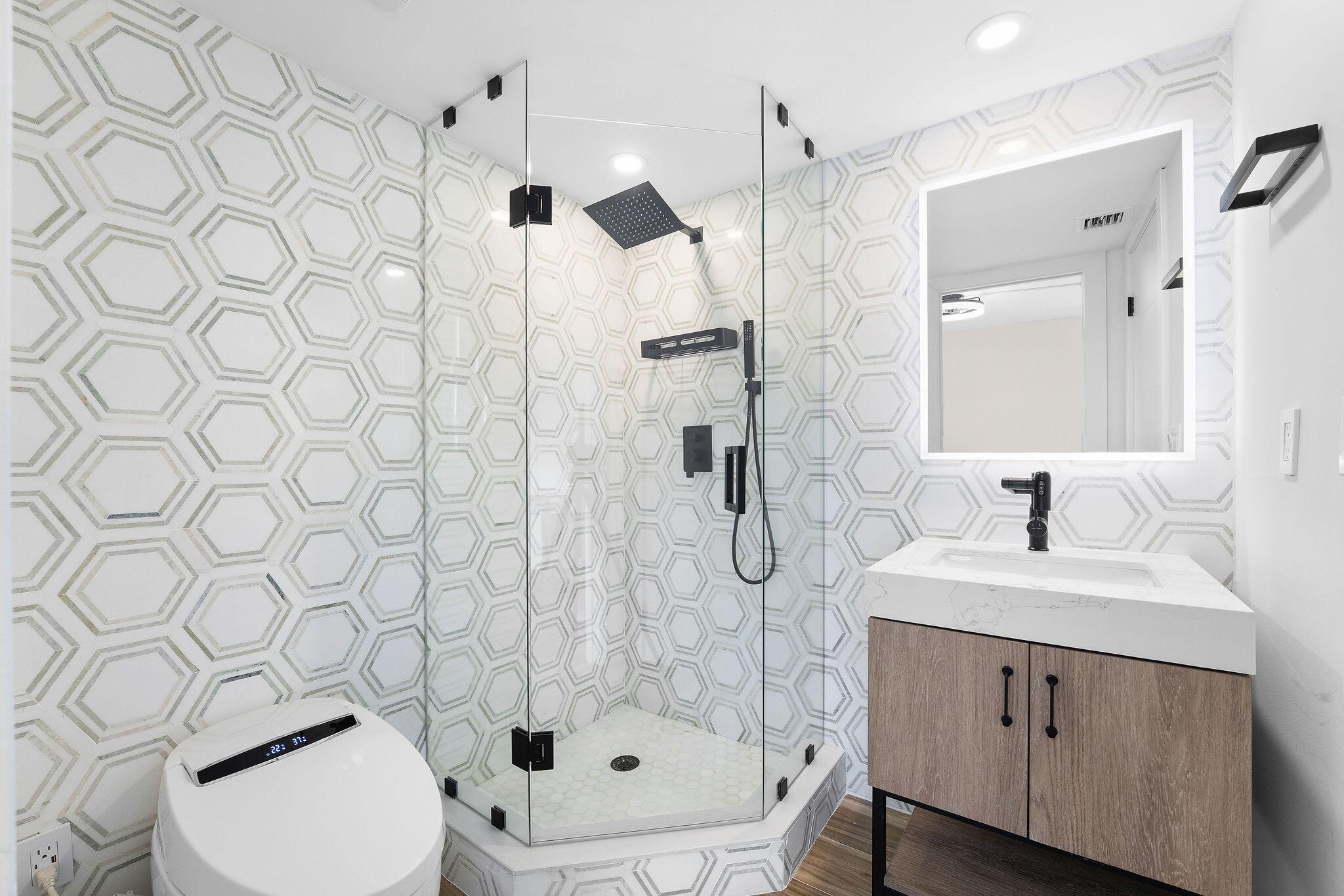 Image 2: guest bath