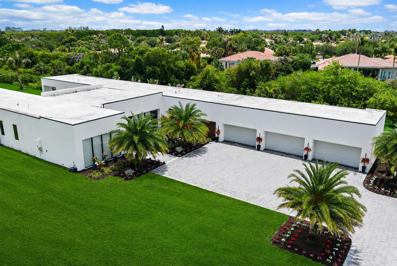 Image 3: 9741 SE Gomez Ave