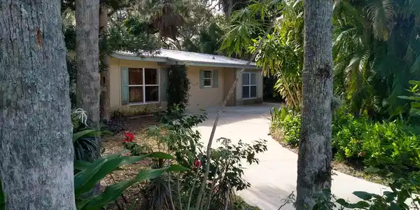 510 Dahlia Lane