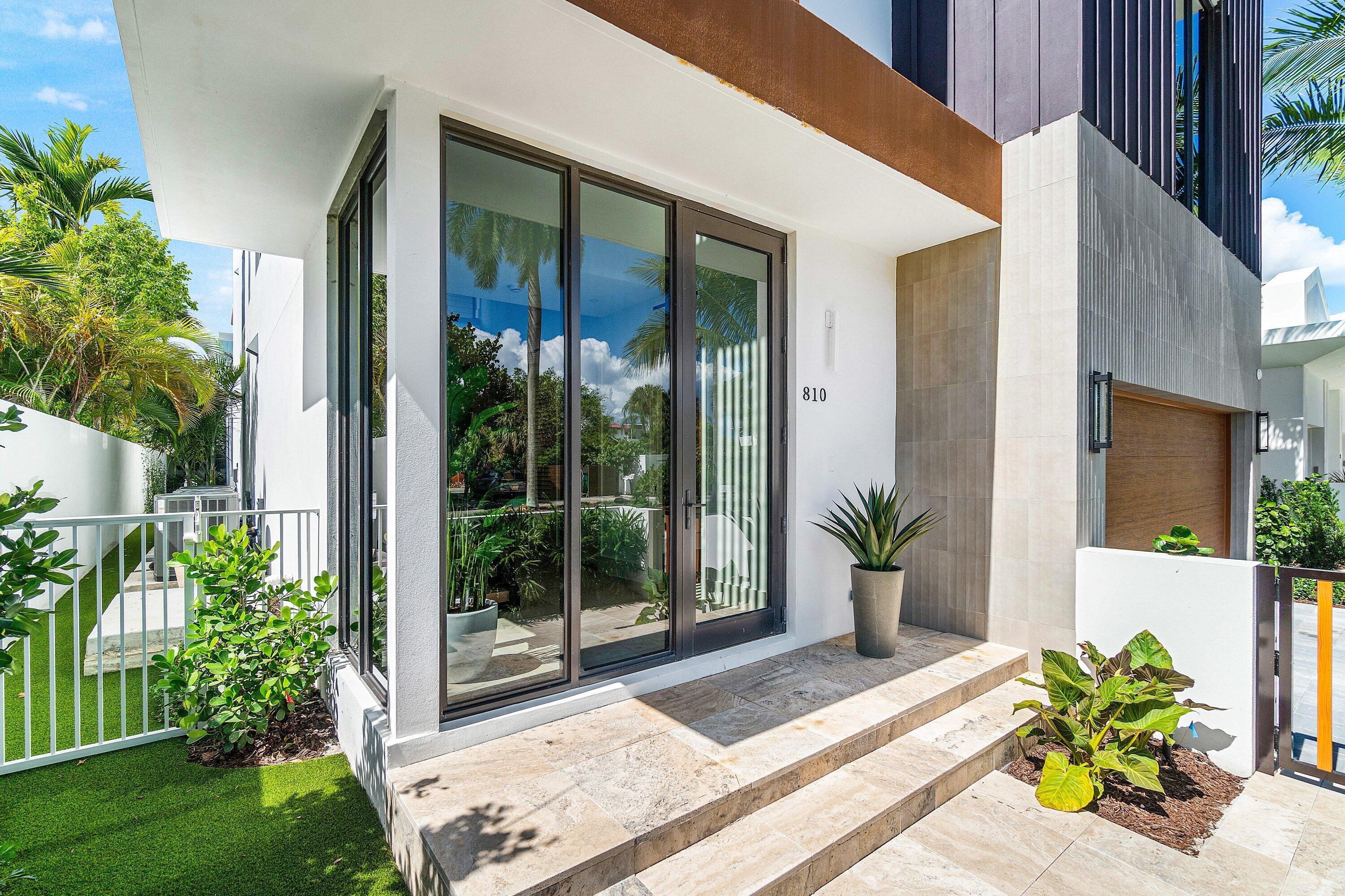Image 4: 005-810PalmTrail-DelrayBeach-FL-33483-SM