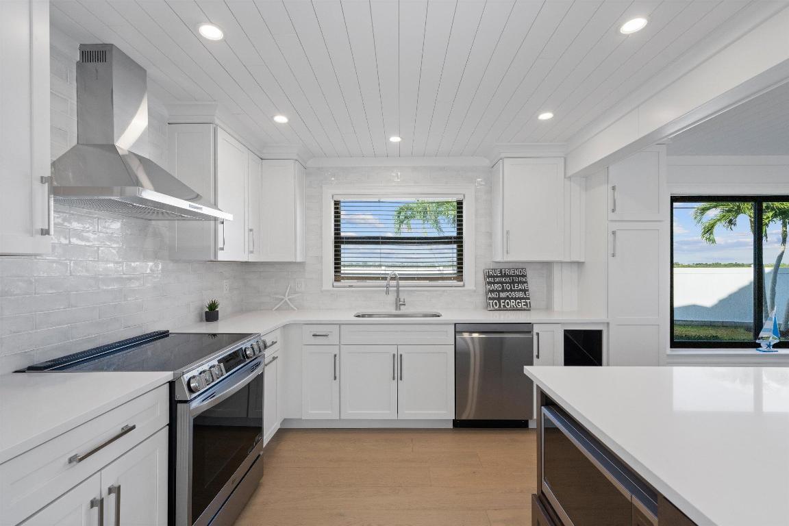 Image 3: 481 N Juno Lane (20)