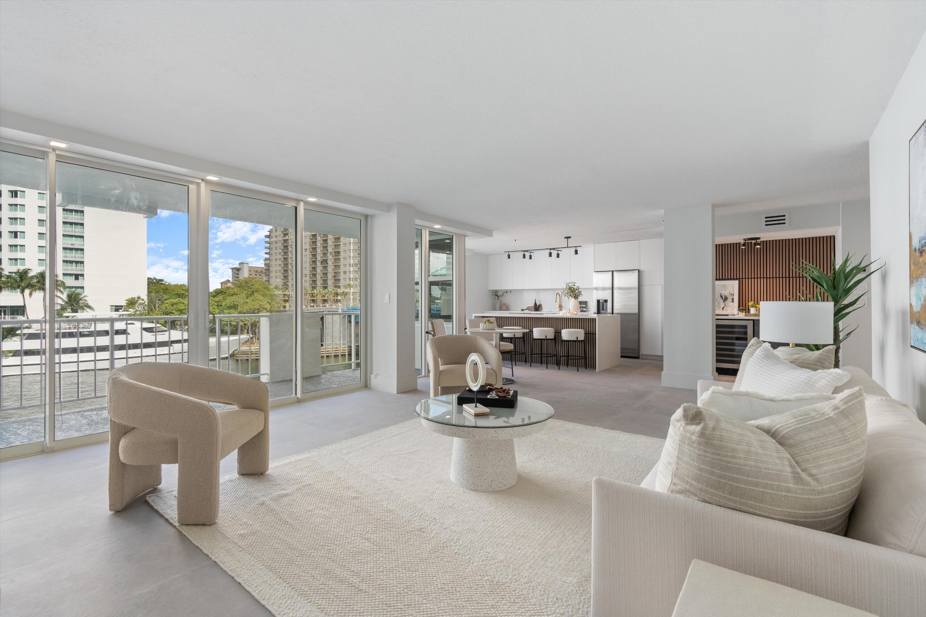 Image 4: Living Room