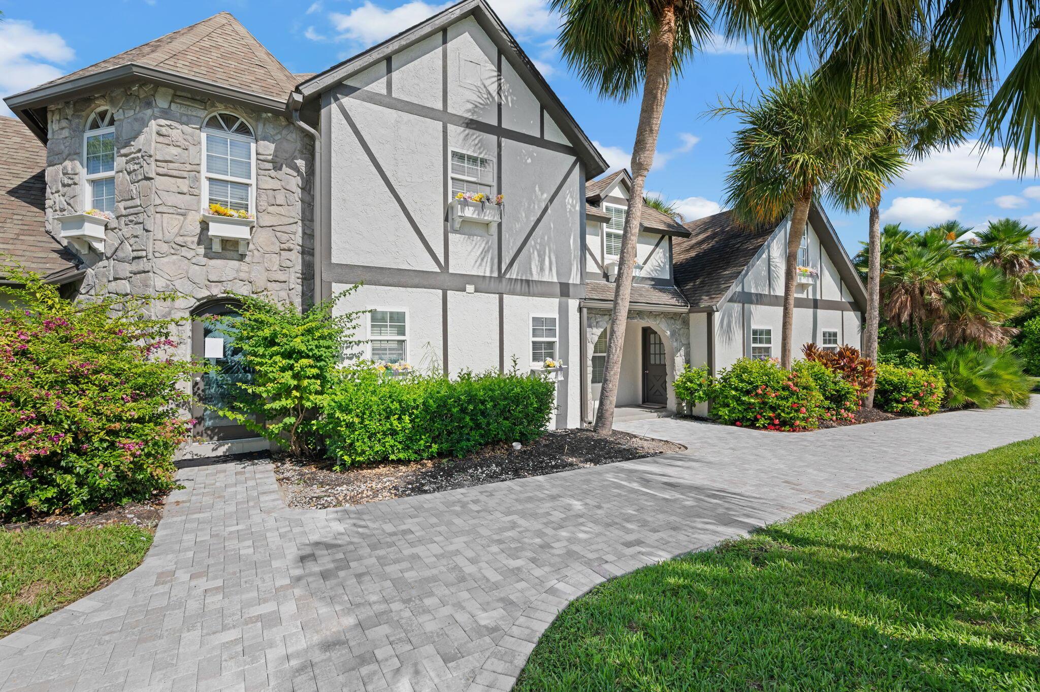 Image 1: 6-web-or-mls-121 Queen Eugenia Ct - 6