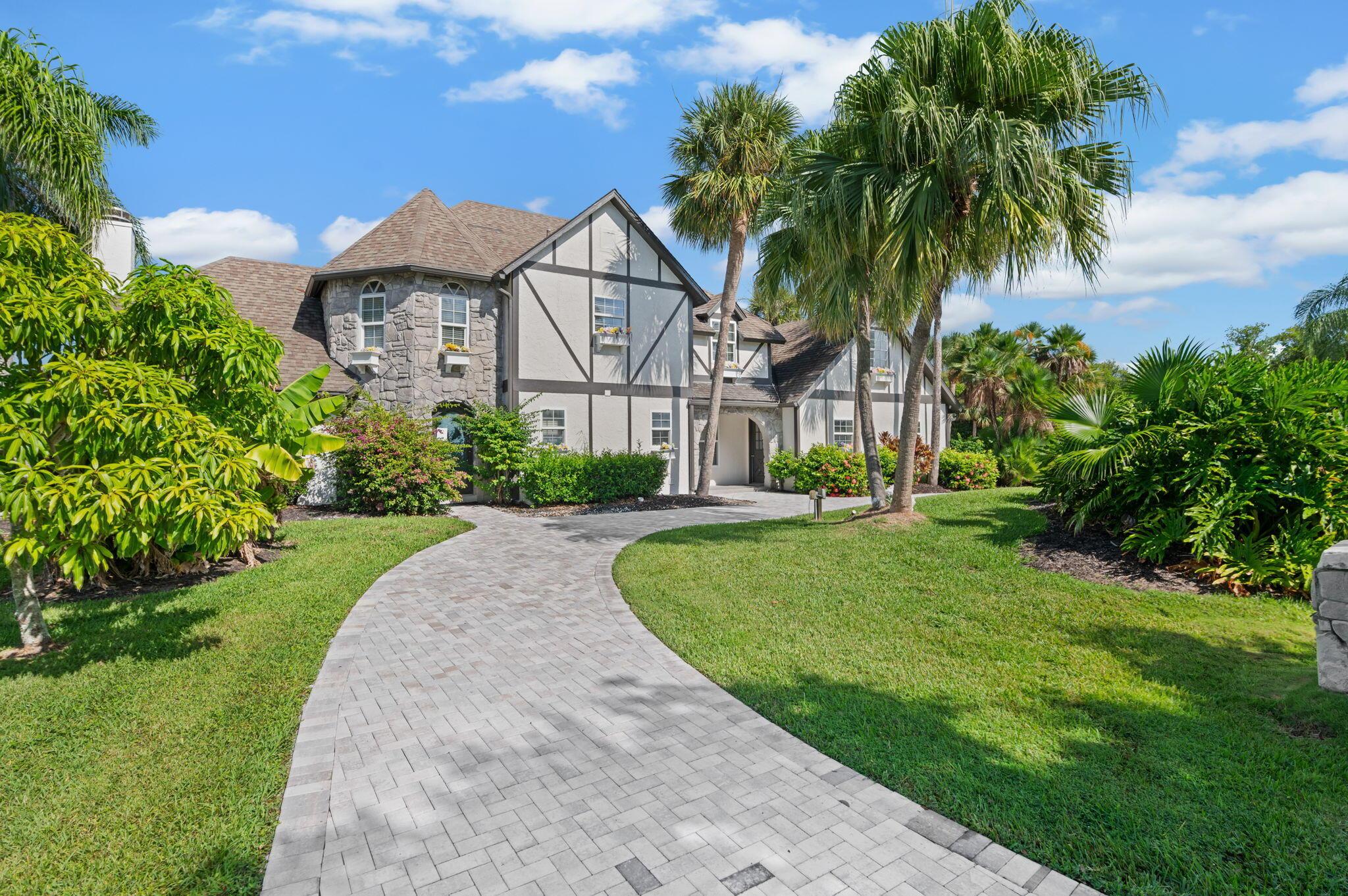 Image 2: 7-web-or-mls-121 Queen Eugenia Ct - 7
