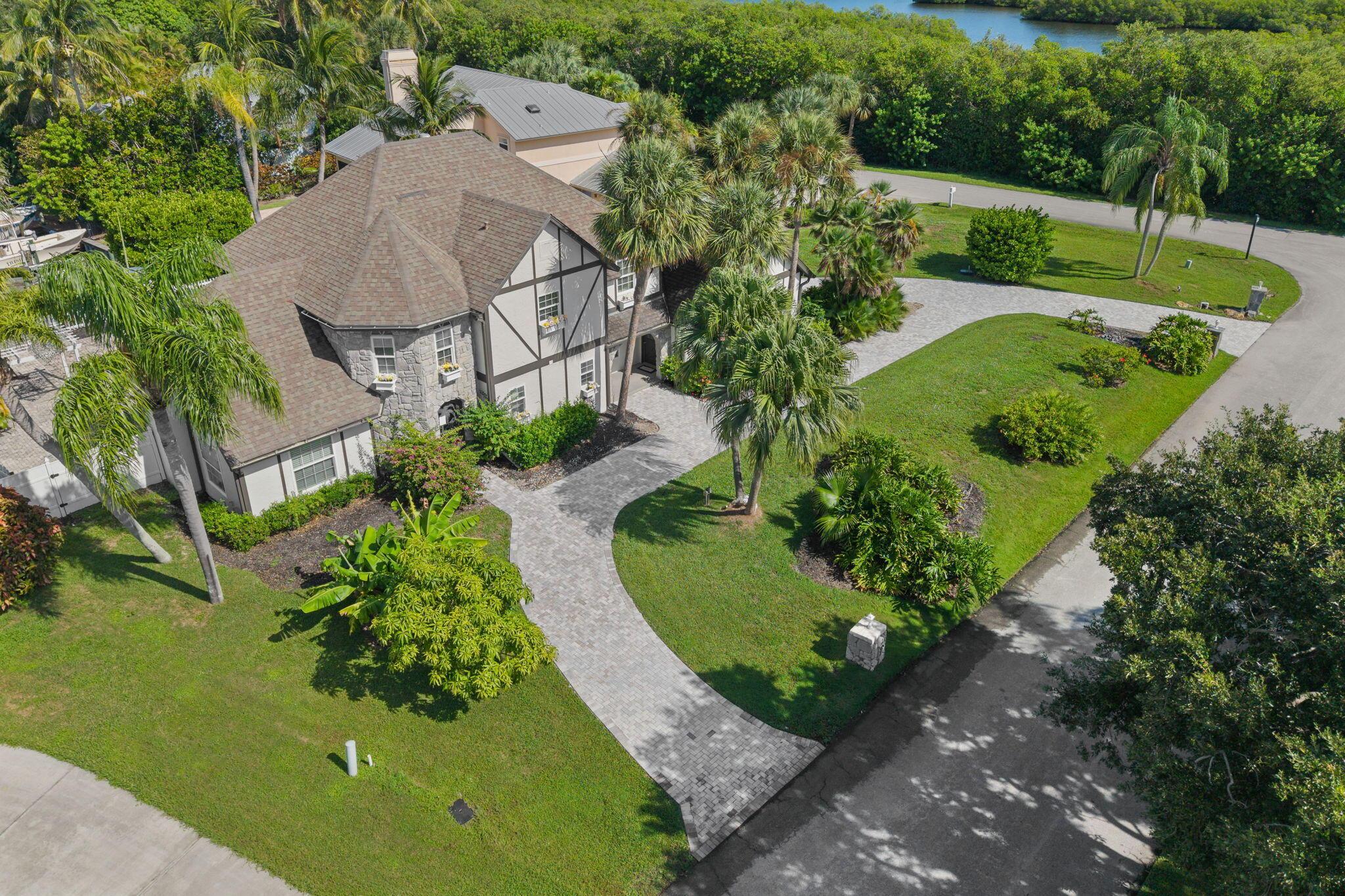 Image 3: 4-web-or-mls-121 Queen Eugenia Ct - 4