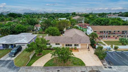 2500 NE 22nd Ct