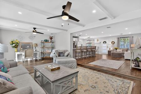 801 SE 9th Avenue