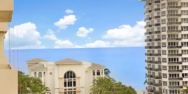 2121 N Ocean Boulevard