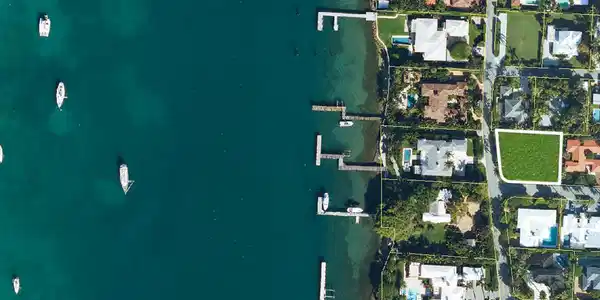 Image 2: 1421 N Lake Way Parcel Aerial