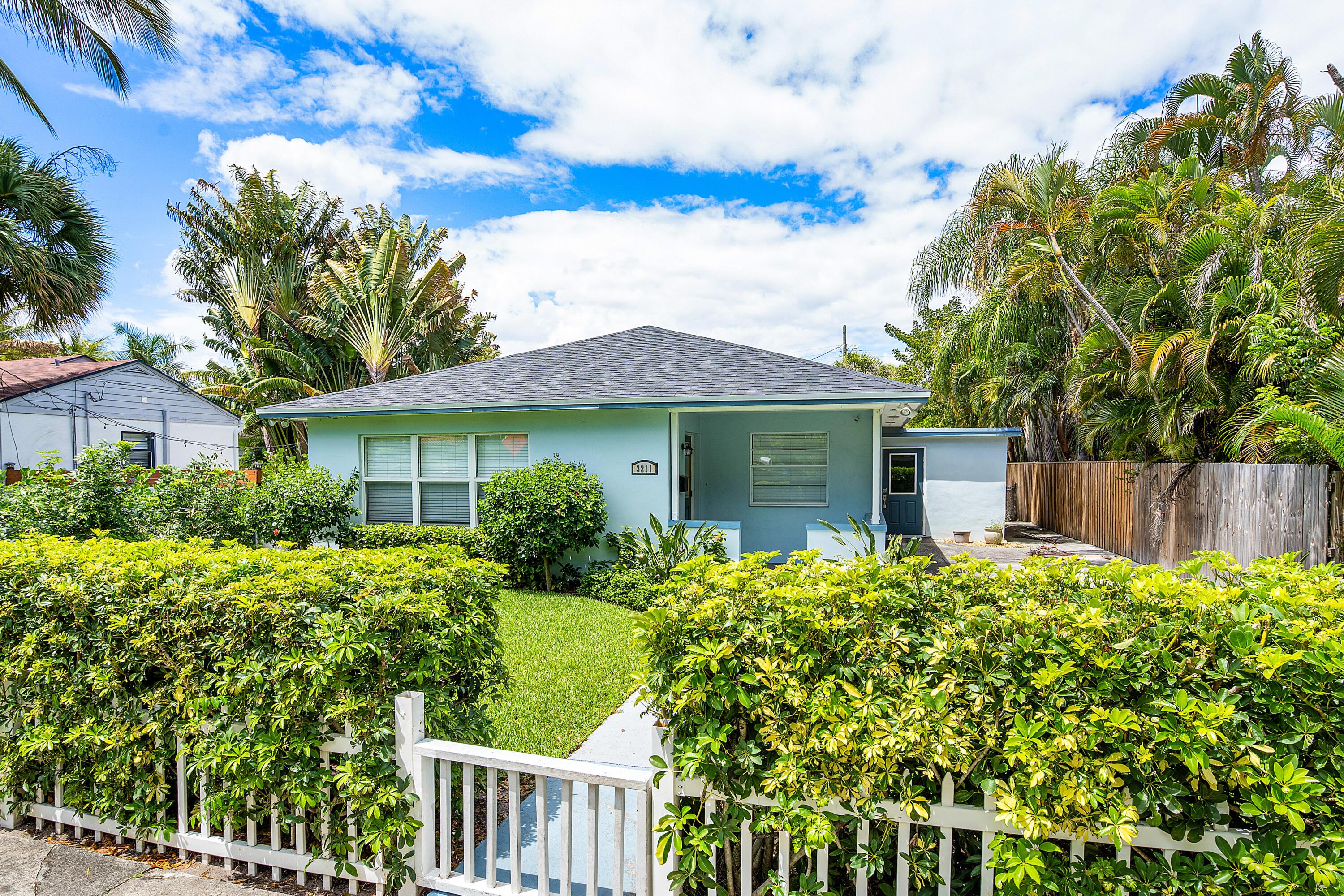 Image 1: 3211 Poinsettia Avenue