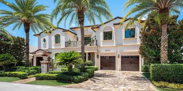 Image 4: 2225_West_Silver_Palm_Road_03