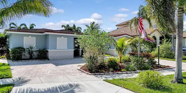 1225 SE 11th Avenue