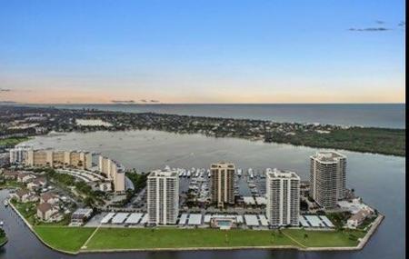 136 Lakeshore Drive