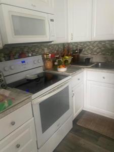 1200 Colonnades Drive