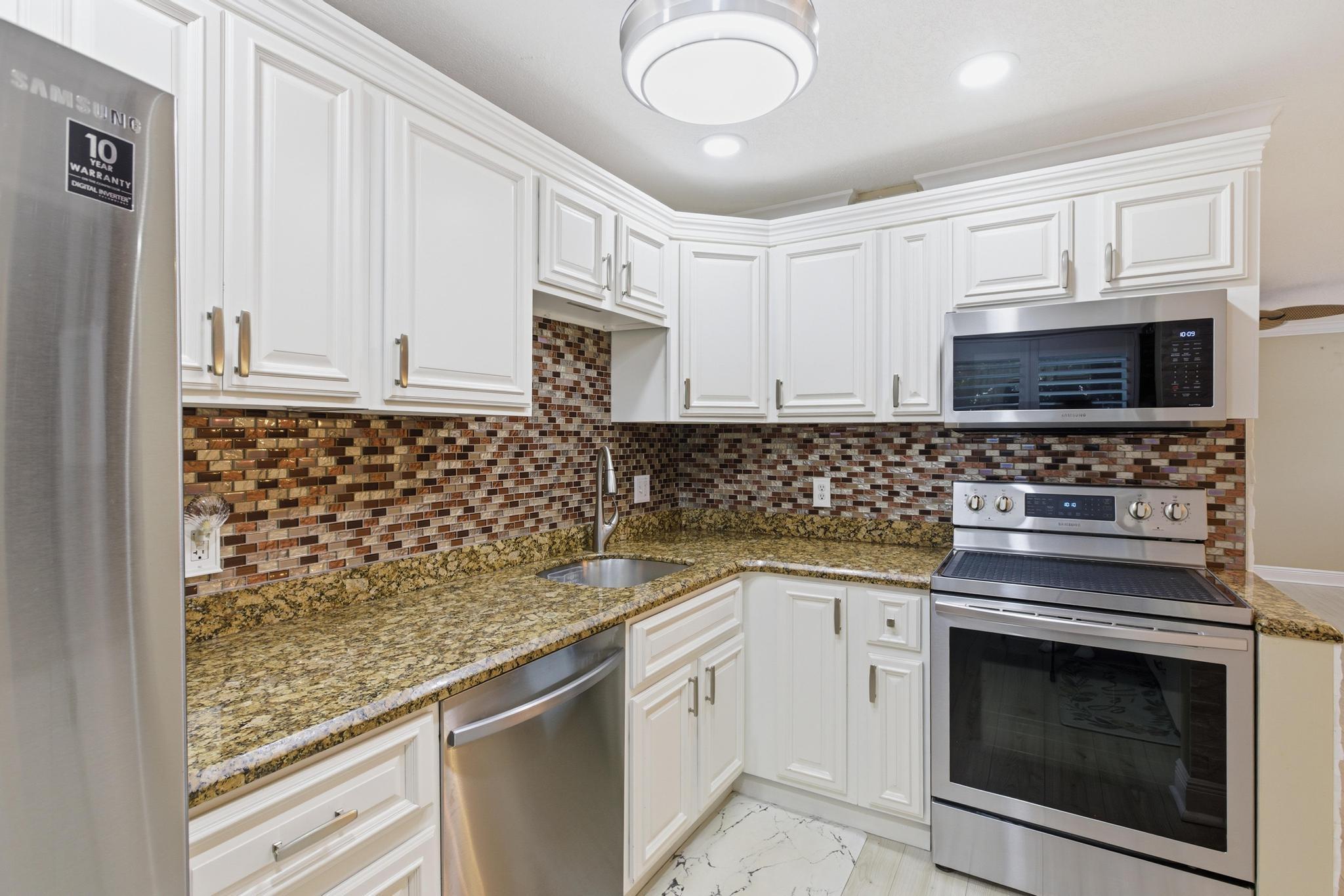 Image 3: Kitchen