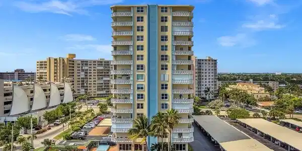 305 N Pompano Beach Blvd