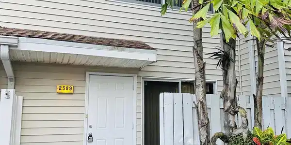 2589 NE 15th Street