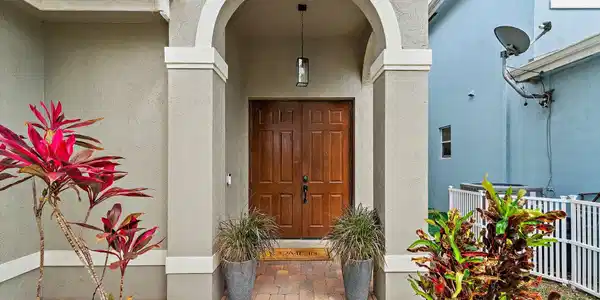 Image 4: Entry