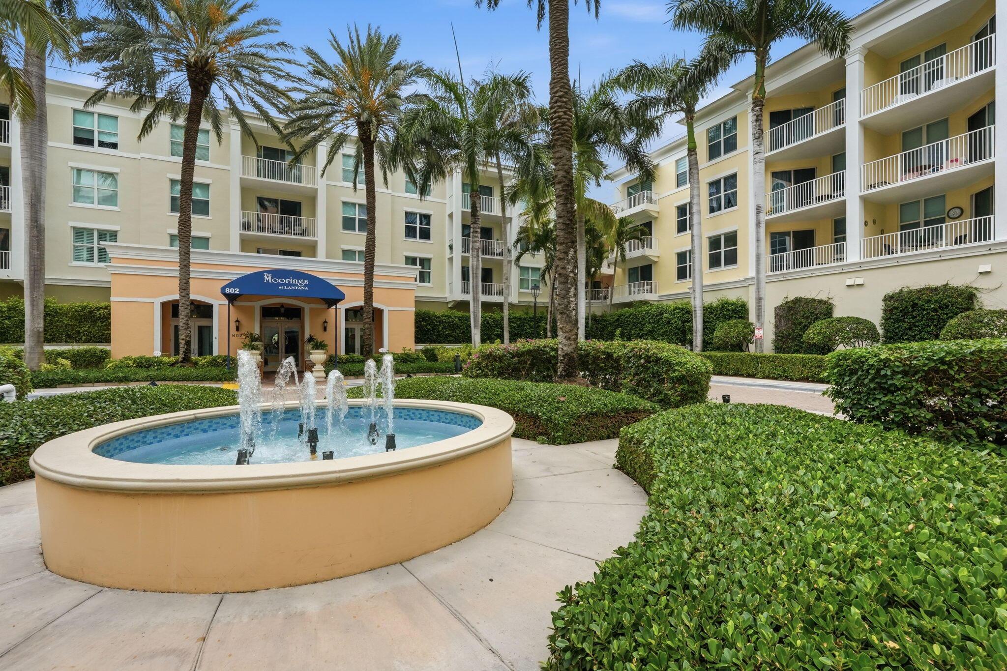 Image 2: 29-web-or-mls-802_W_Windward_Way_Unit_30
