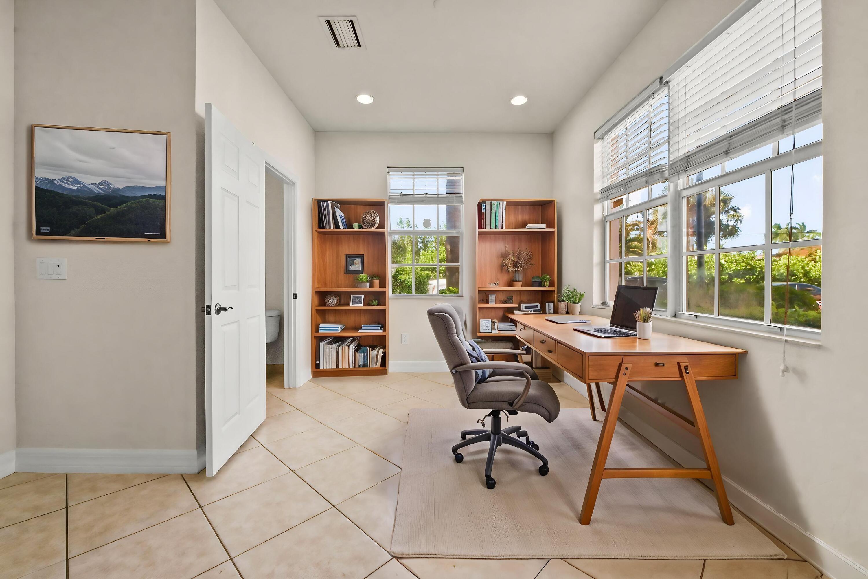 Image 4: 05-Home-Office-01_VS