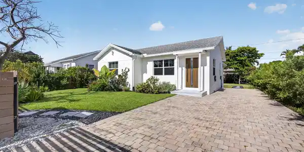 Image 2: 5-web-or-mls-5D1A1827