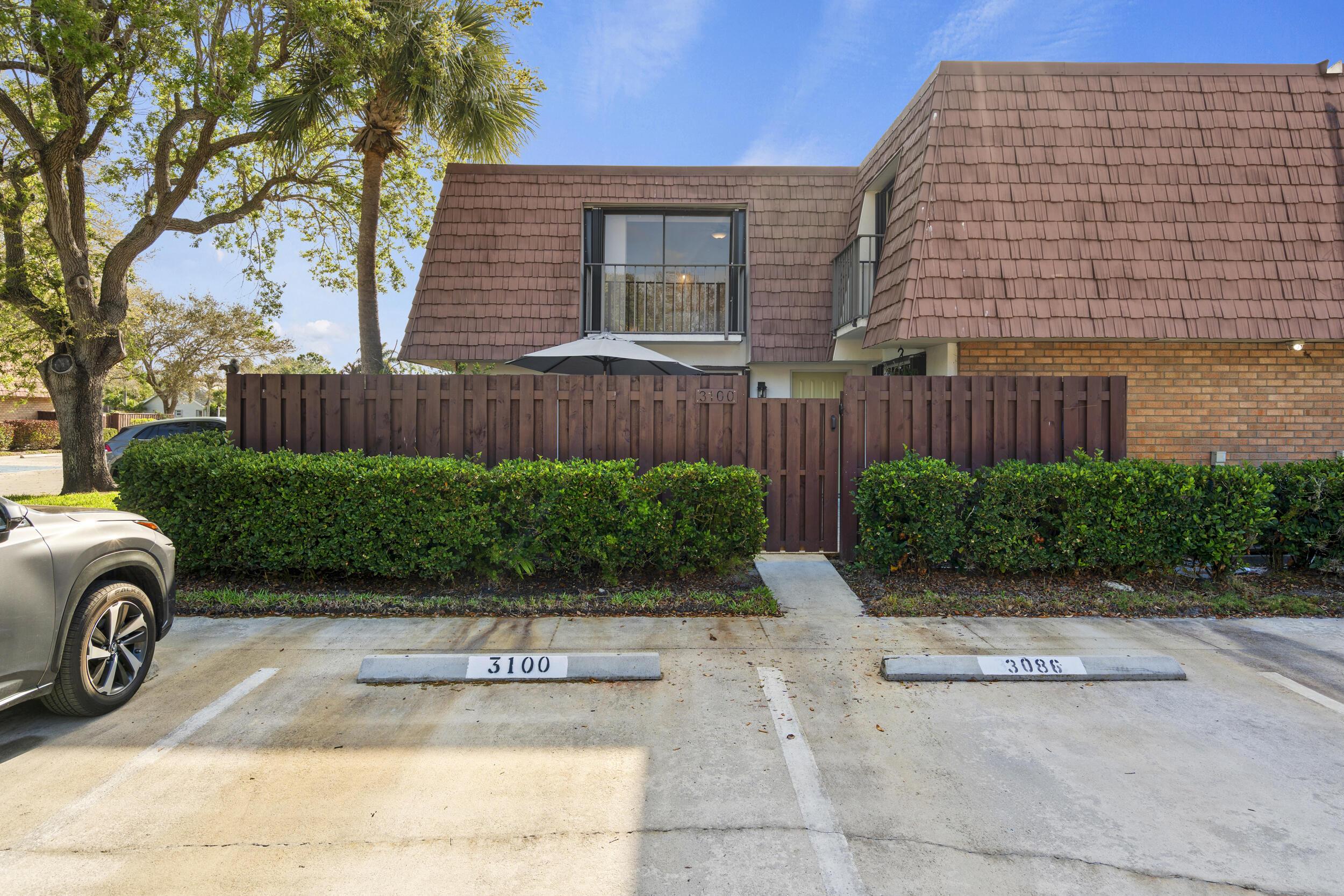 Image 2: 3100 SW Sunset Trace Cir