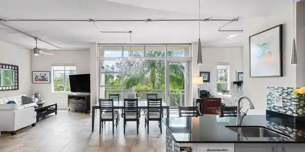 Image 4: 009-335Southeast6thAvenue-Unit304-Delray