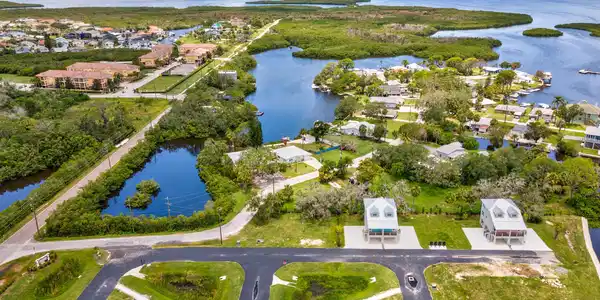 Image 4: 090-DJI_0528_29_30_31_32