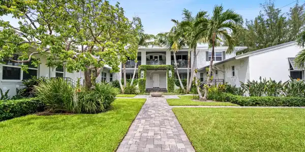1025 CASUARINA Road