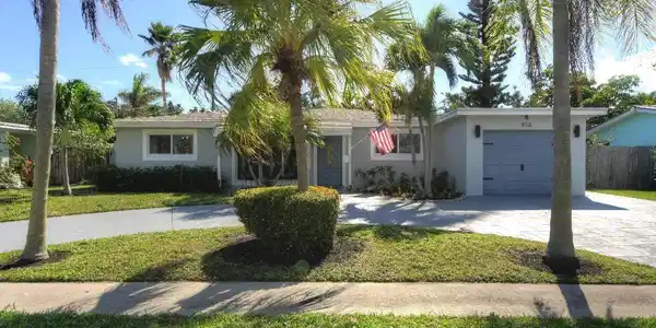 916 SE 16th St