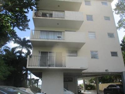 7795 NE Bayshore Ct
