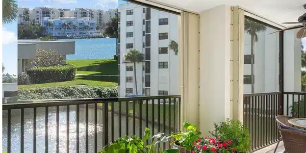 19800 Sandpointe Bay Drive