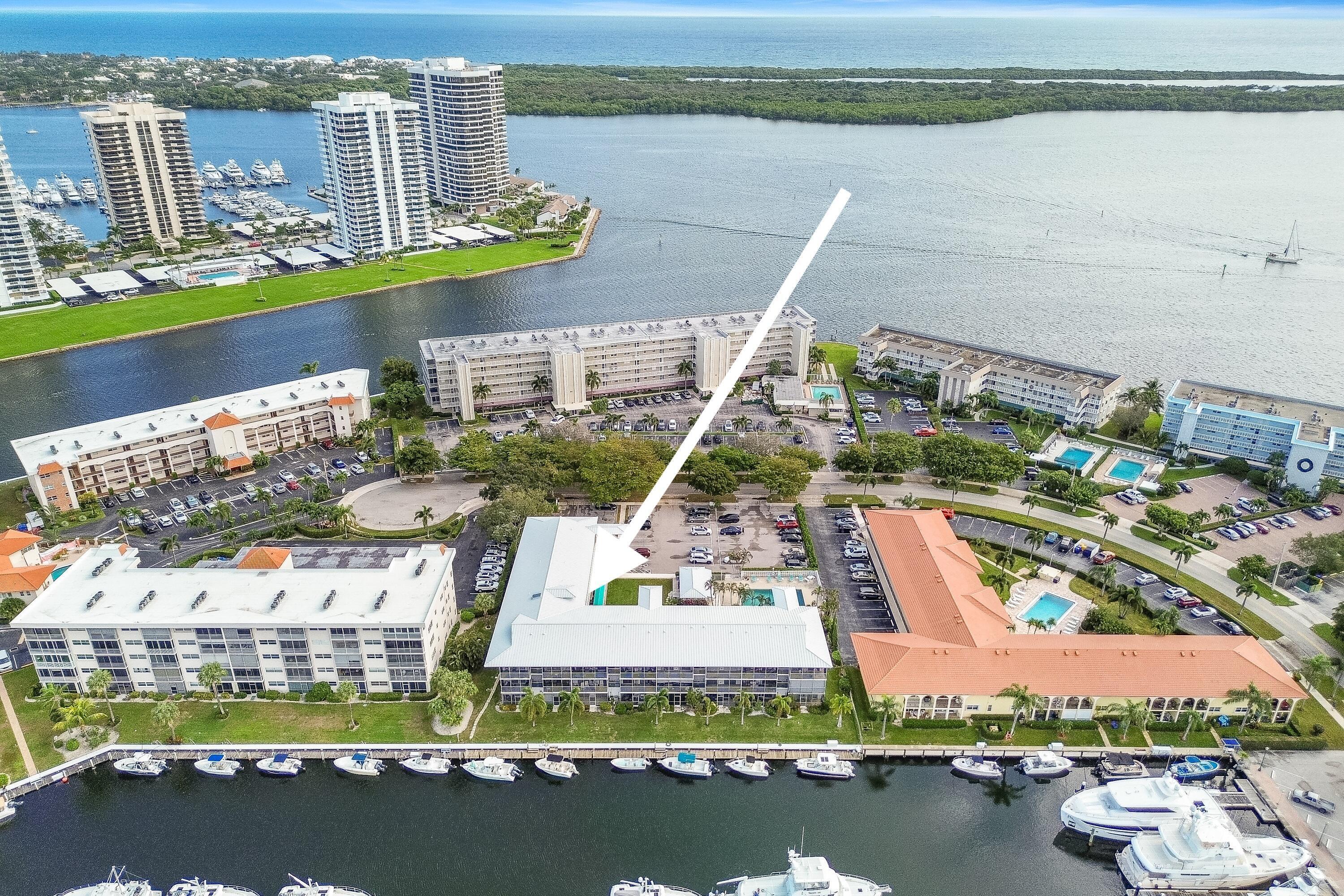 Image 1: YHL Condo-water & breezes