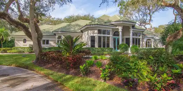 30 Laguna Court
