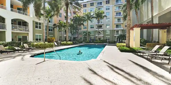 Image 2: 15 pool 01