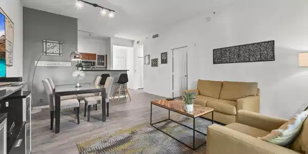 Image 3: 12 Living Room 04