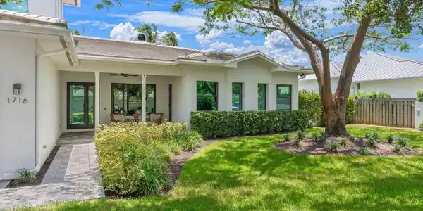 Image 3: 36-web-or-mls-1716 Middle River Dr, Fort
