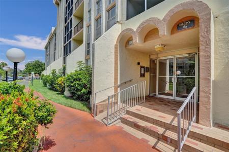 2000 Atlantic Shores Blvd