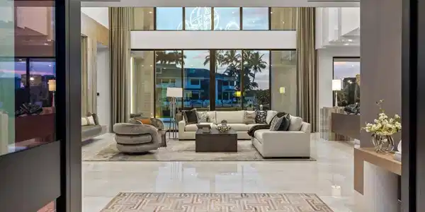 Image 3: mls_FOYER_STRAIGHT_3