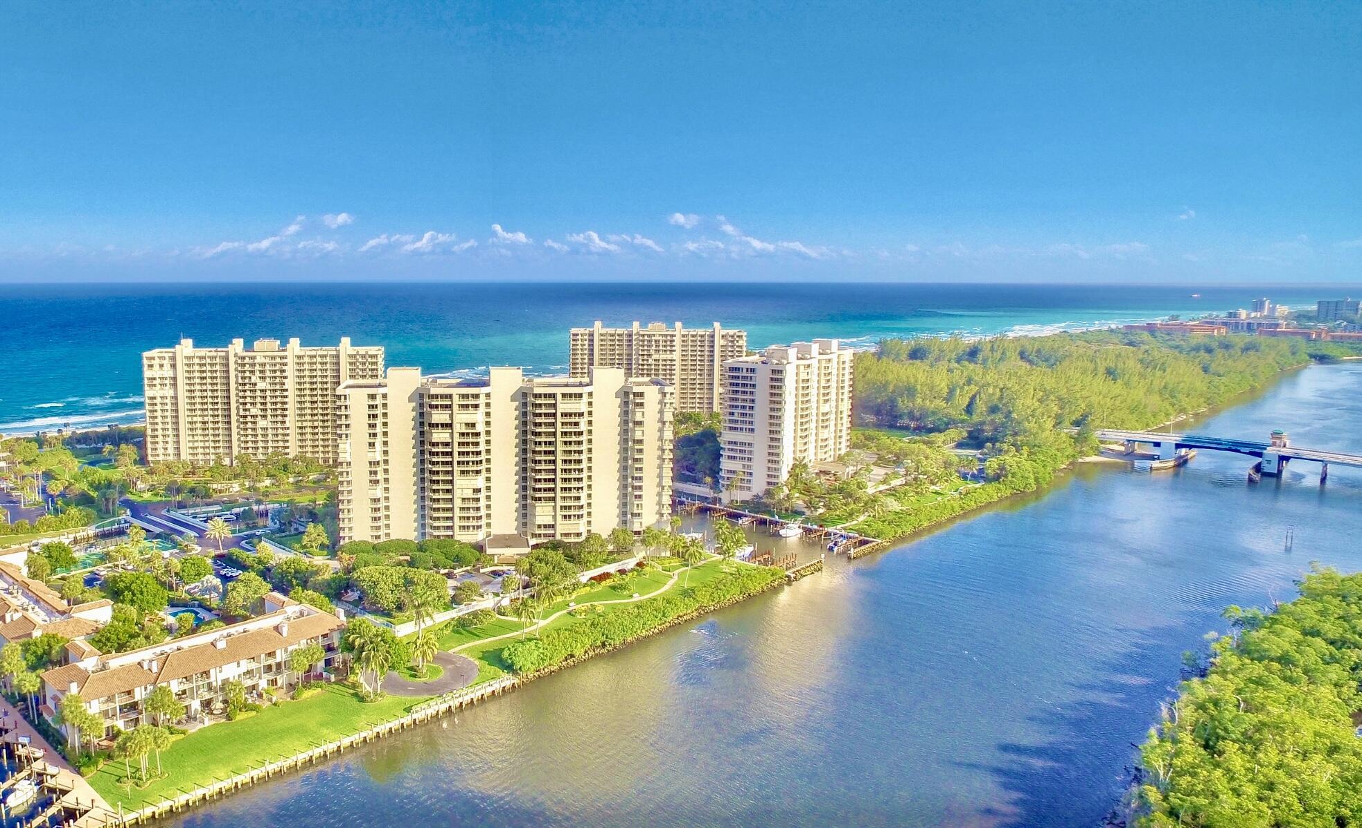 Image 3: 38 lush, tropical acres