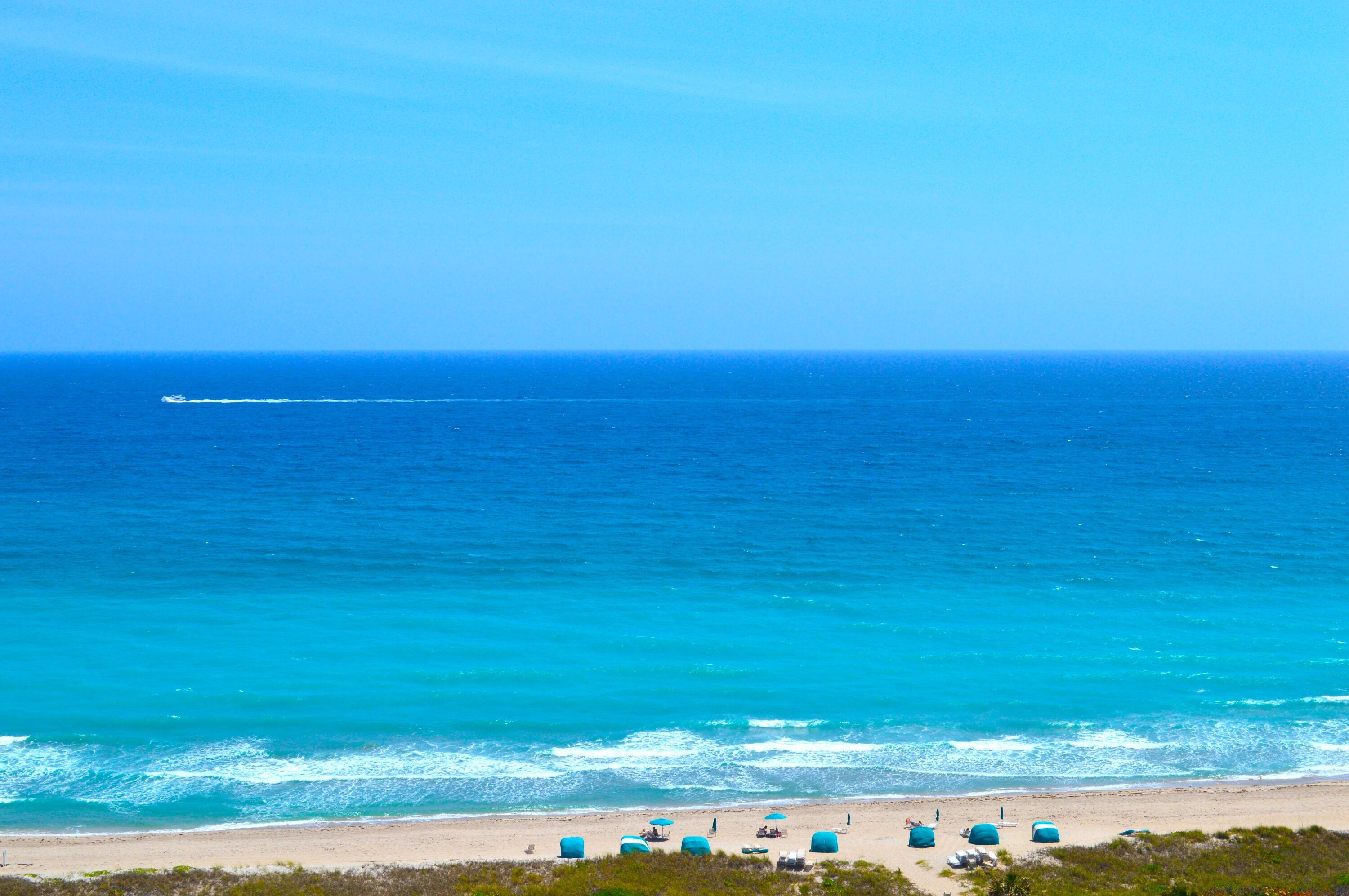 Image 4: 840ft of pristine private beaches