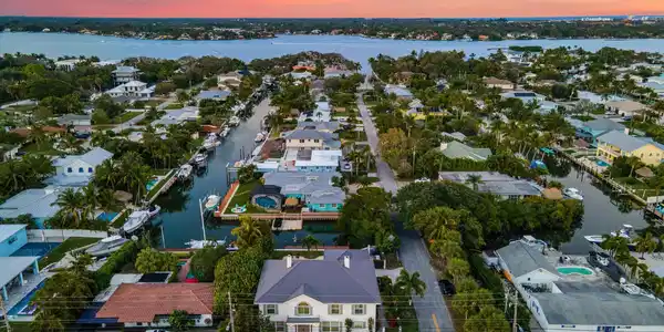 Image 2: 401 Center Street, Jupiter, FL (45)